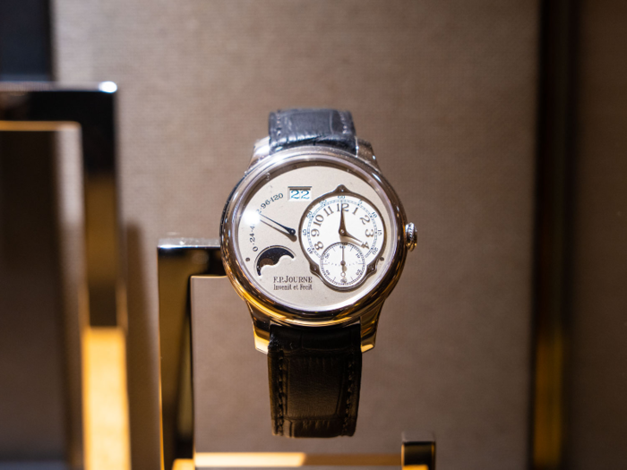 Display cases throughout the lobby hold watches and other jewelry from boutiques around Paris.