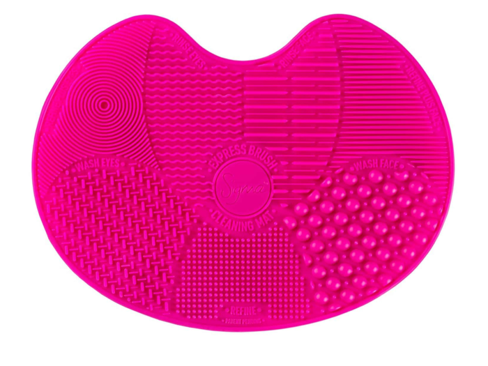 The best makeup brush cleaning mat