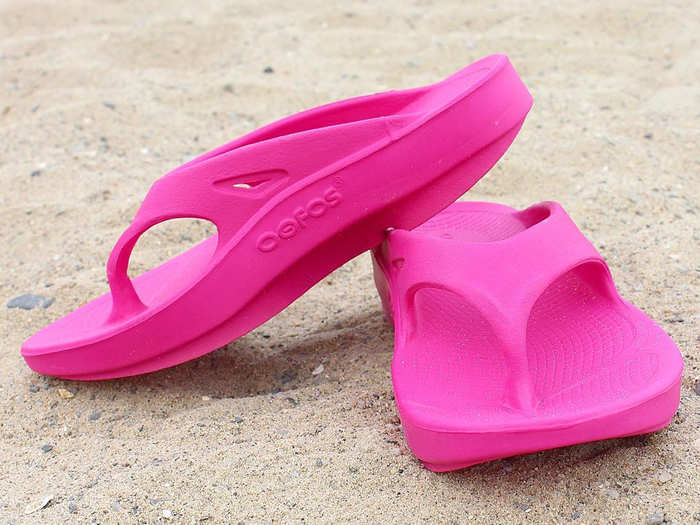  Comfortable flip-flops for hotel and AirBnB floors 