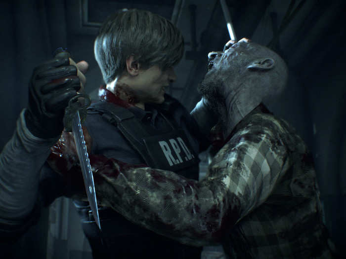 Even knives have a limited number of uses in "Resident Evil 2," so be careful.