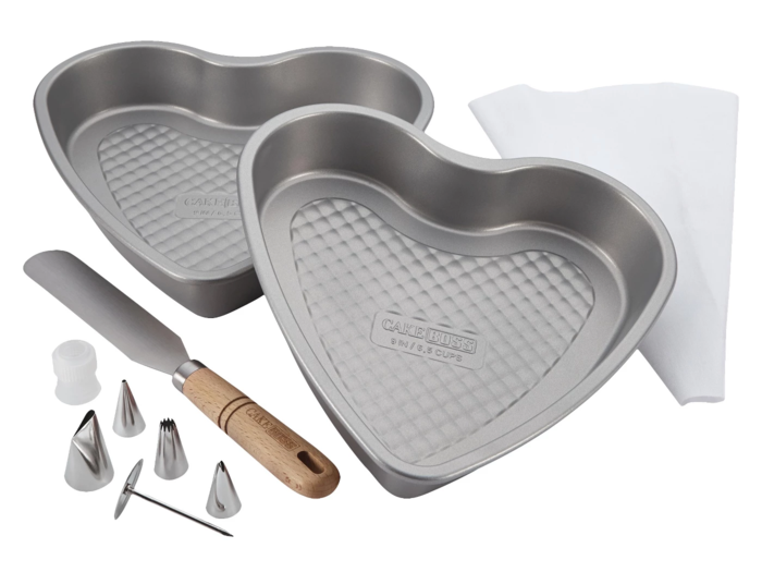 Professional bakeware for making heart-shaped cakes