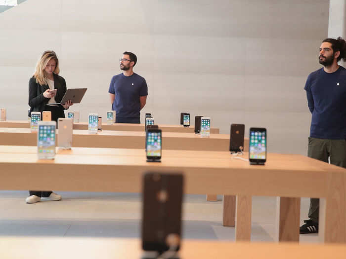 Consumers are taking longer to upgrade to new iPhones.