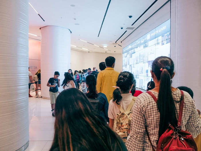 After dropping off the Hut, it was time to get on the real queue. At 7 p.m. on a weekday, it was hardly busy. But still the line dragged on for nearly an hour. There