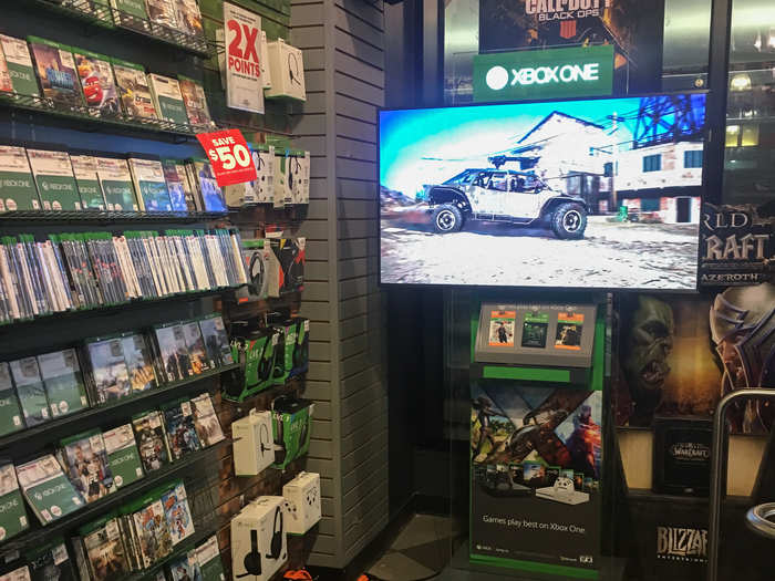 Games designed for Xbox were displayed next to them.