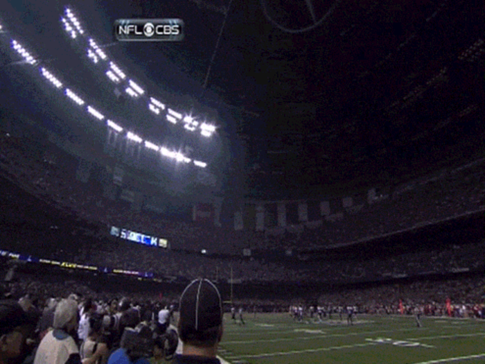 2013: Super Bowl XLVII — Stadium blackout