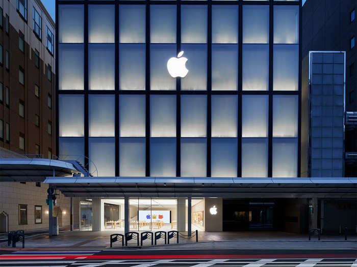 Apple opened its first store in Kyoto, Japan, last summer on Shijō Dori, the city