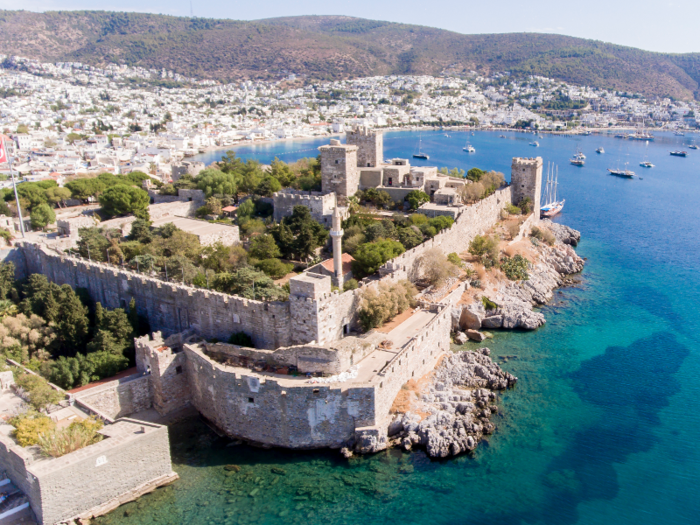 In addition to its nightlife and luxurious boutique hotels, Bodrum is known for its early 15th-century castle ...