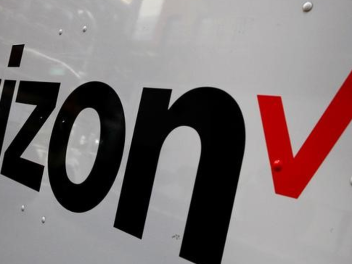 Verizon (Yahoo, AOL, HuffPost): 800 jobs, January 23