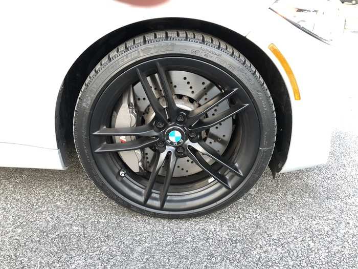 Those are 19-inch forged wheels, with M-Sport brakes — and winter tires! The ventilated rotors, by the way, are made of iron. The stopping power is staggering.