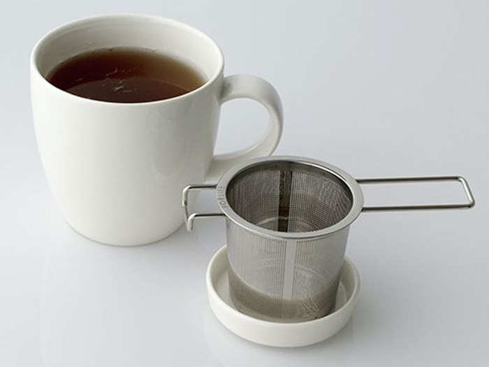 A tea infuser dish set