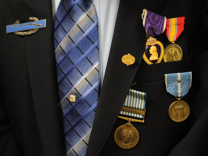 How to tell where a US soldier or veteran has served based on their medals