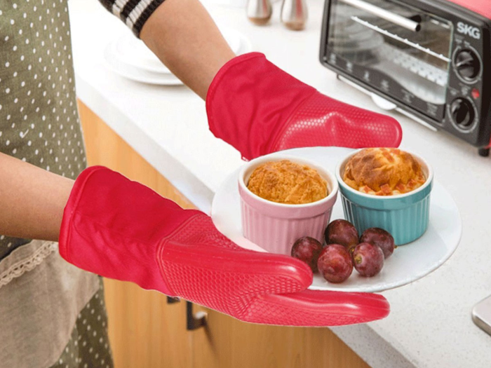 Silicone oven mitts