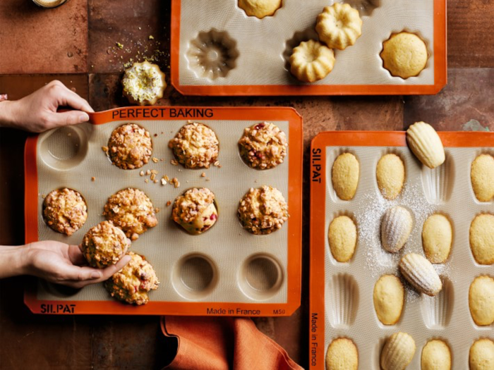 A silicon muffin pan