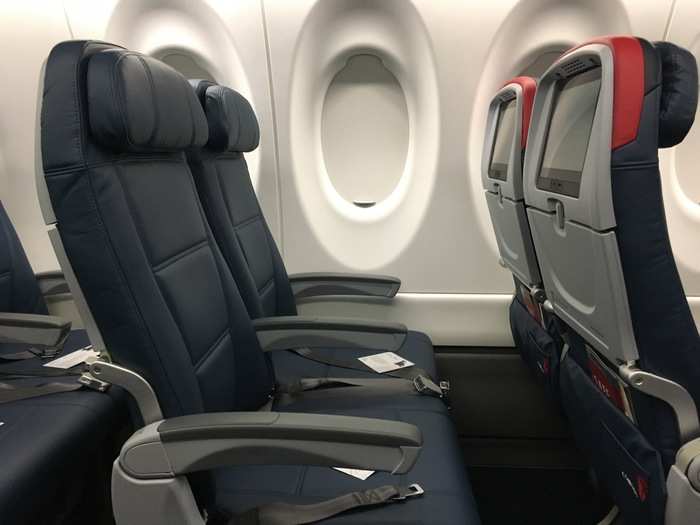 Economy and Comfort Plus seats are an impressive 18.6 inches wide. In fact, they are some of the roomiest economy seats in the business.