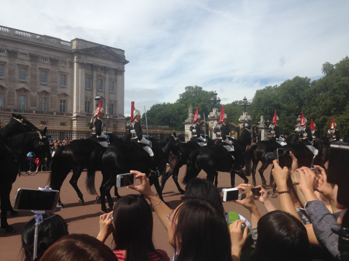 … but if you were planning on watching the Changing of the Guard during the summertime, prepare to arrive early …