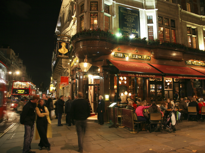 In addition, the city is famed for its lively pub culture.