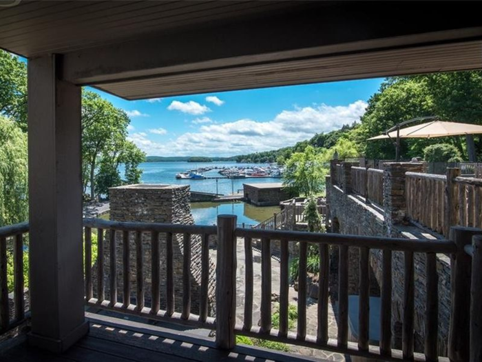 The gorgeous property is located roughly 45 miles northwest of Yankee Stadium in Greenwood Lake, New York.