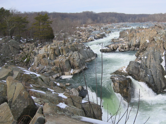 16. Great Falls, Virginia — Within commuting distance of Washington D.C., Great Falls, Virginia is also — perhaps unsurprisingly — close to Great Falls Park with excellent views of the Potomac river. The town has fallen two places this year and has an average income of $309,599.