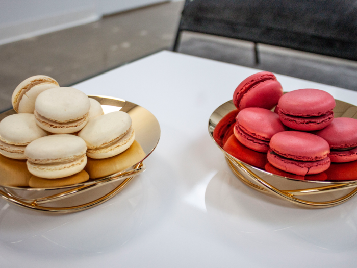 ... and macarons.