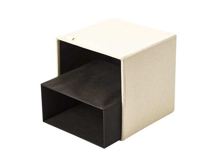 Thin, foldable, front-facing storage cubes