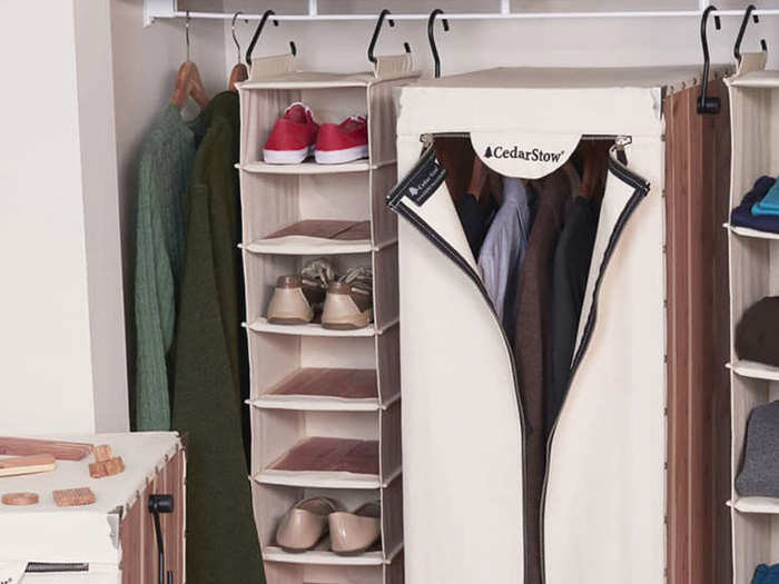 A portable pseudo-cedar closet