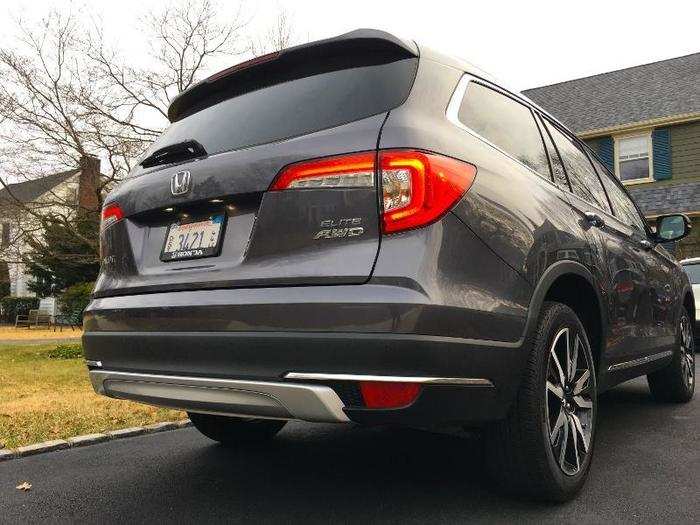 The rear of the Pilot gets new taillights, bumper, and chrome accents. Even with the updates, the Pilot is far from being a real looker. In fact, I prefer the Highlander