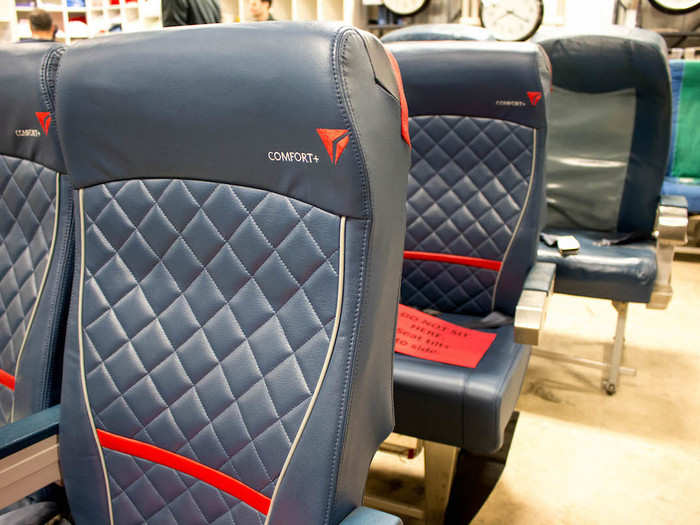 Seats from actual airplanes, on the other hand, might be the best addition to a plane lover’s home that you could possibly buy.