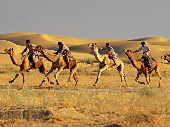 The festivities take place against the backdrop of the Golden Fort, which is believed to have emerged out of the desert, according to a local legend.