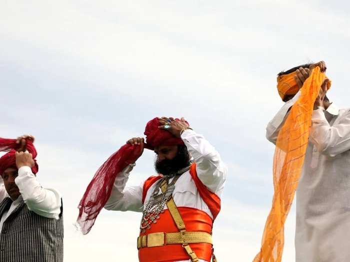 Colourful turbans are an integral part of the desert tradition.