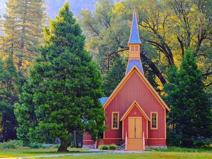 This area is also home to the Yosemite Chapel, the oldest remaining building in the valley.