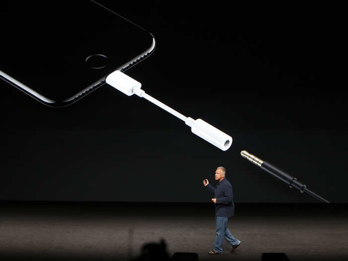 The ultimate question: Will it have a headphone jack? Apple had "courage" to remove it from the iPhone, but we