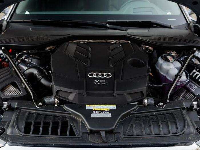 Under the hood, we find a 3.0-liter TFSI V6 engine, coupled to a lightweight hybrid-electric system that assists with fuel economy.