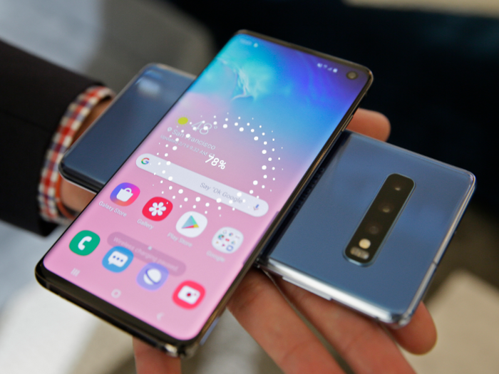 And you still get the reverse wireless charging with the Galaxy S10e.