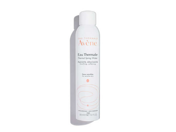 A water mist that calms and hydrates skin