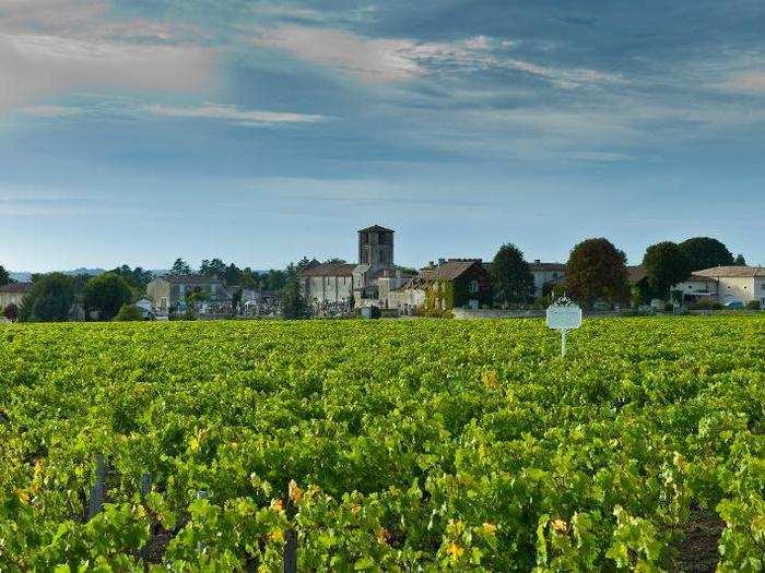 The Wall Street Journal reported that Wertheimer family and their guests can often be found in the château in the summer, according to chateau employees.