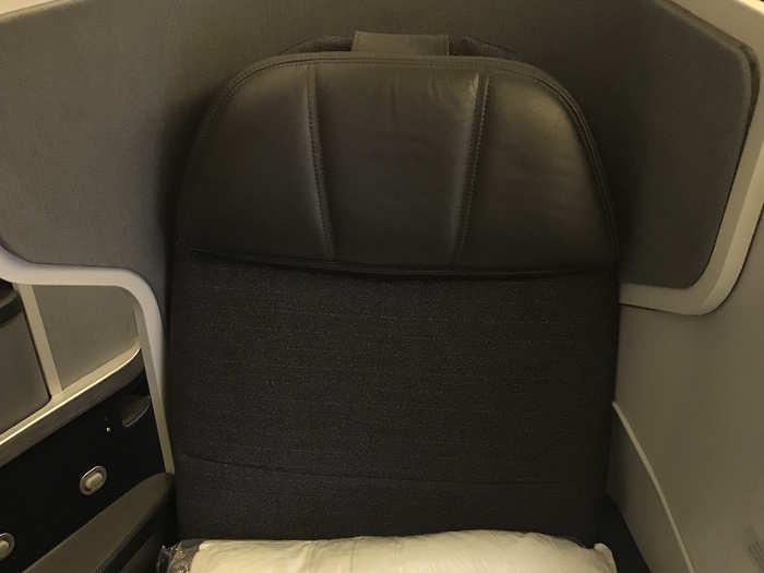 I then took the opportunity to check out my surroundings. The seat was comfortably roomy at 20.5 inches wide with a more luxurious headrest than I was used to.