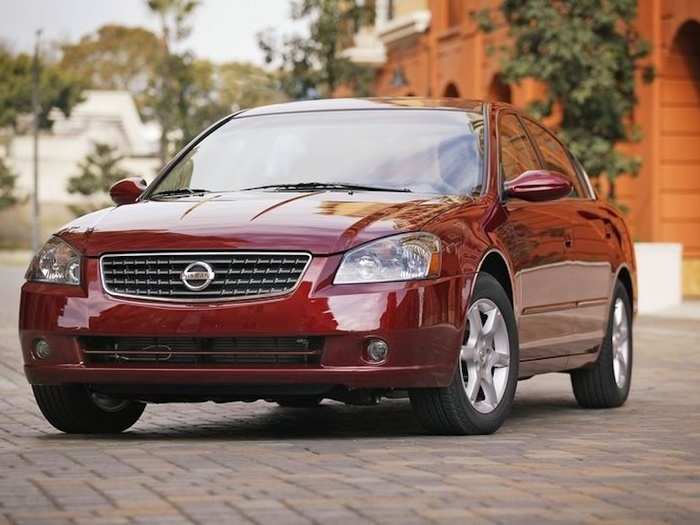 A third-generation Altima debuted in 2002 along with the addition of a V6 engine option.