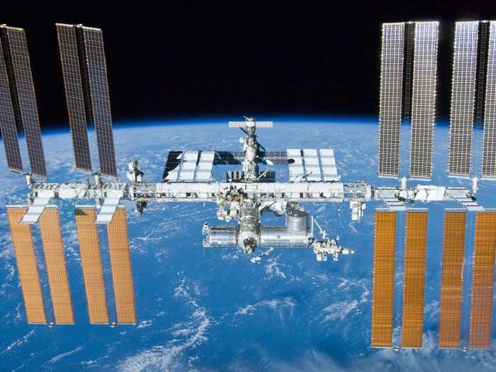 On Sunday morning, Crew Dragon will catch up to the football-field-size International Space Station.