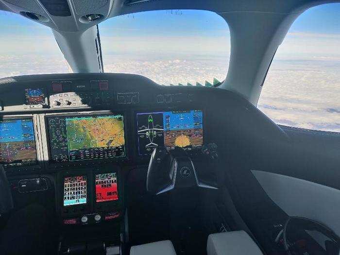 4. Modern cockpit: The HondaJet Elite is equipped with an updated version of the Garmin G3000 avionics suite found in the original variant. The cockpit features three 14.1-inch high definition displays along with...