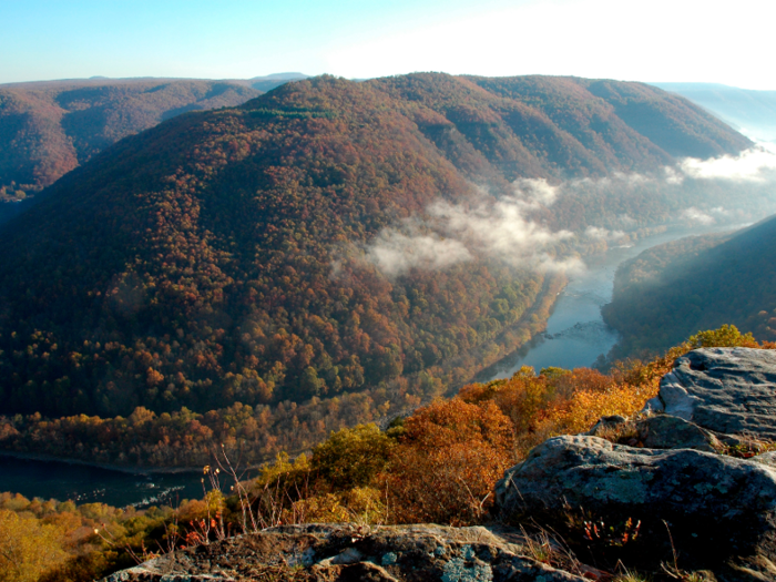 The metro area consists of two counties: Raleigh County and Fayette County.