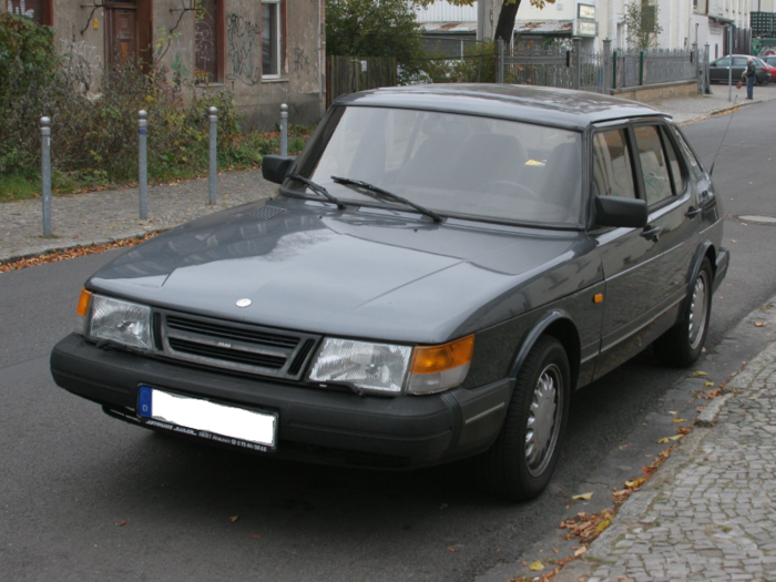 Saab 900