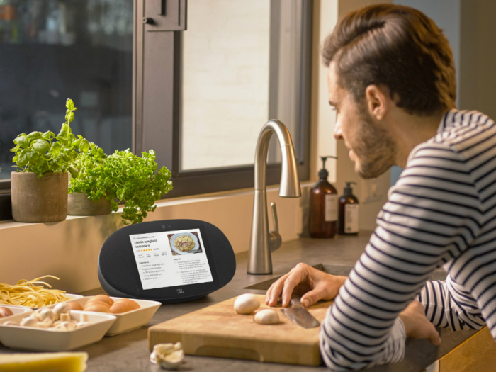 The best sounding Google Assistant smart display