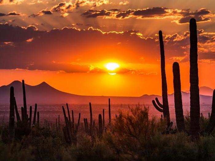 “In the summer, everybody loves to have an extra hour of daylight in the evening so they can stay out another hour,” Prerau told NatGeo. "In Arizona, it’s just the opposite. They don’t want more sunlight, they want less.”