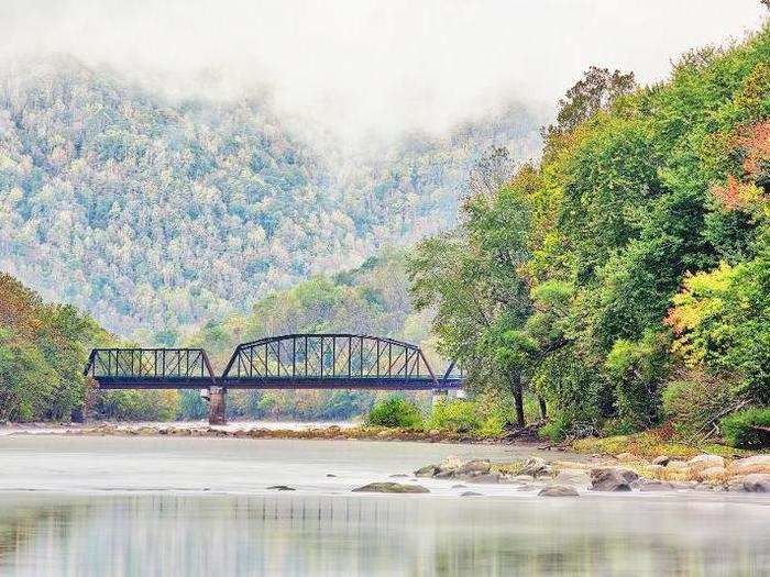 The History Channel reports that at the time, "passengers on a 35-mile bus ride from Steubenville, Ohio, to Moundsville, West Virginia, passed through seven time changes."