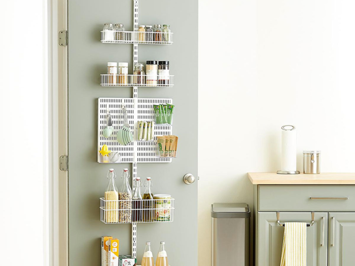 A wire door rack