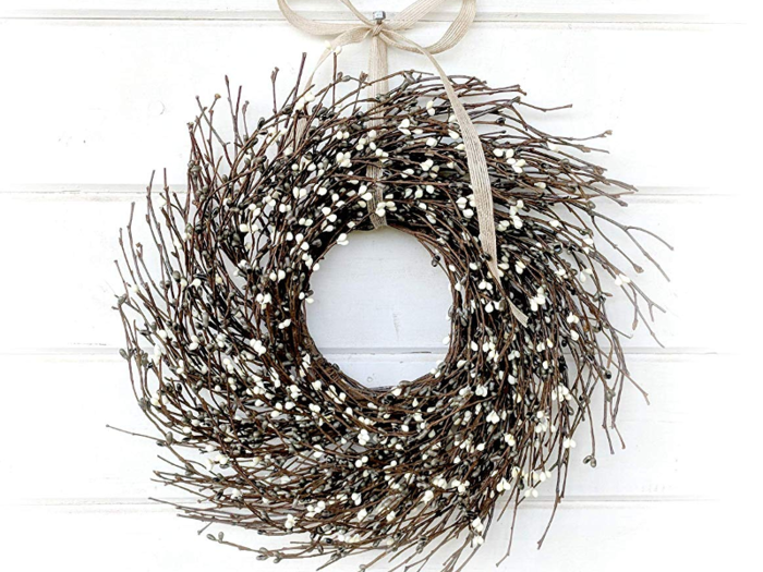 A wreath with rustic character