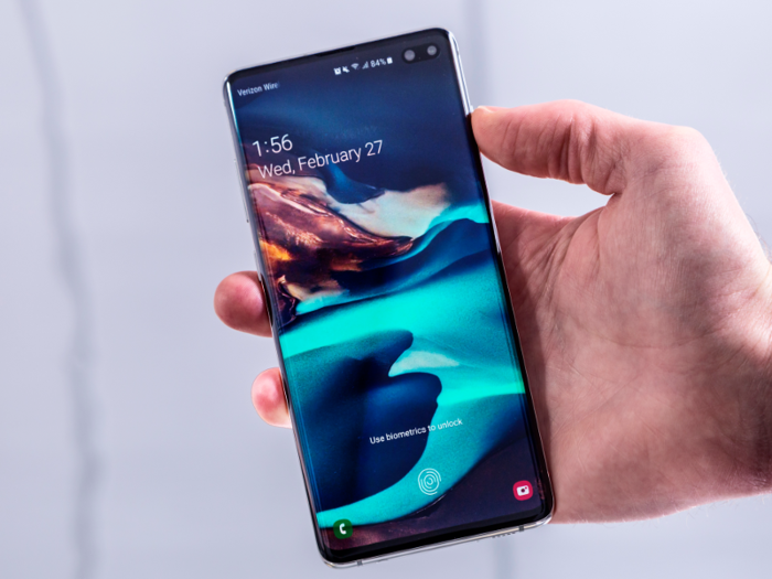 Thankfully, this is something that can be fixed with a software update. We just have to hope that Samsung includes improvements for its in-display fingerprint sensor in its upcoming updates.