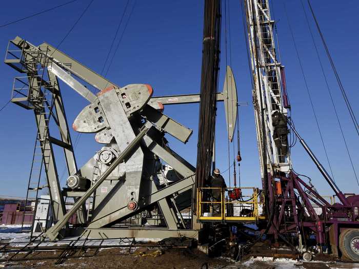 Oil and gas derrick operators