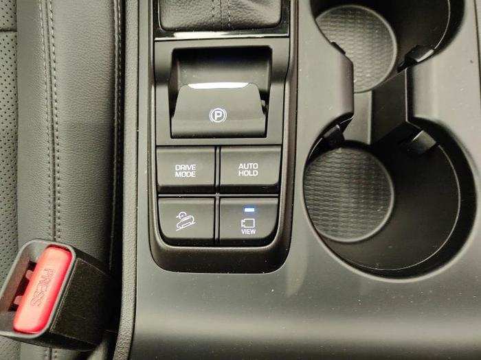 All the buttons are clearly labeled while all of the important features are intuitively place and within arm