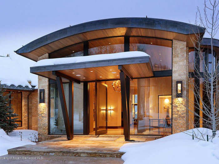 Lachlan celebrated the promotion by buying a $29 million, 13,500-square-foot home in Aspen, Colorado in 2017.